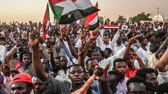 سفراء السودان بفرنسا وبلجيكا وسويسرا يعلنون انحيازهم للشعب وثورته