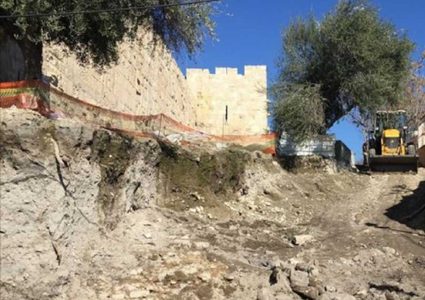 الاحتلال يواصل التجريف في المقبرة اليوسفية بالقدس