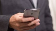 لص يسرق هاتف مصري وينشر صوره على 'فيسبوك'