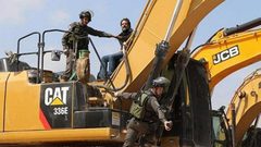 الاحتلال يستولي على جرافة "باجر" في بلدة السموع