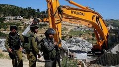 بيت لحم: الاحتلال يخطر بهدم ووقف البناء في منشآت بواد رحال