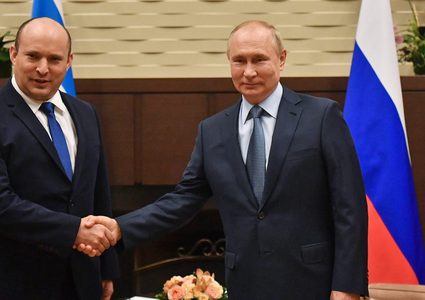 بينيت يسمح بدخول السياح الذي تلقوا لقاح سبوتنيك الروسي