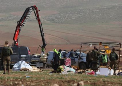 الاحتلال يقتحم خربة حمصة الفوقا بالأغوار ويستولي على معدات زراعية