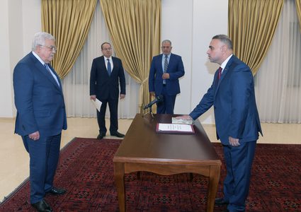 فايز أبو عيطة يؤدي اليمين القانونية سفيرا لفلسطين لدى الجزائر