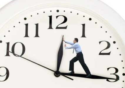 بدء العمل بالتوقيت الشتوي في فلسطين اعتبارًا من منتصف الليلة