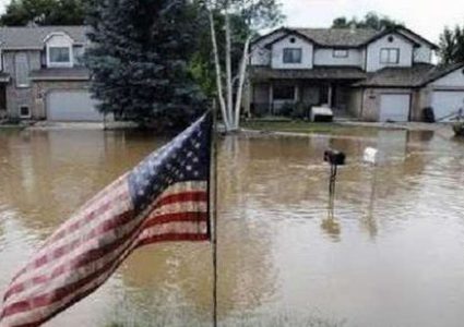 فيضانات هائلة تضرب الساحل الشرقي للولايات المتحدة