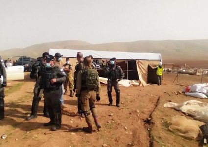 قوات الاحتلال تهدم مساكن في خربة الميتة بالأغوار الشمالية