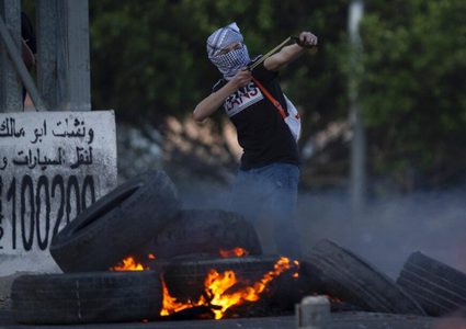 الاحتلال يفرج عن شابين من معتقلي الهبة الشعبية