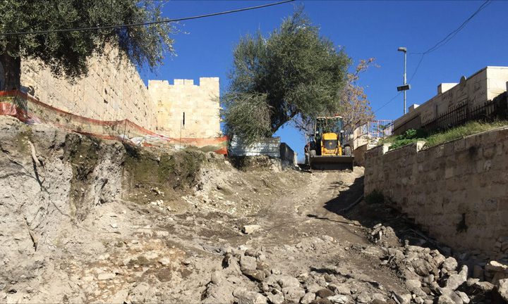 قوات الاحتلال تواصل أعمال التجريف بالمقبرة اليوسفية في القدس