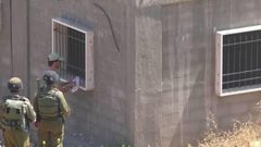 قوات الاحتلال تخطر بهدم منزل في بلدة يعبد جنوب غرب جنين