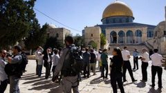 مستوطنون يقتحمون الأقصى بحماية من شرطة الاحتلال