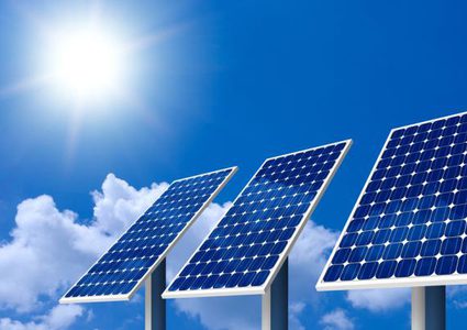 التأكيد على أهمية التحول إلى الطاقة الخضراء بالصناعات الفلسطينية