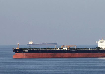 إيران تعلن إحباط محاولة أميركية لمصادرة ناقلة نفط في بحر عمان