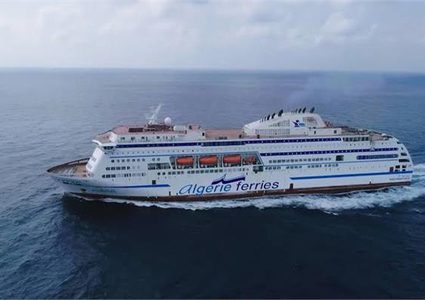 فرنسا تعلن احتجازها سفينة جزائرية