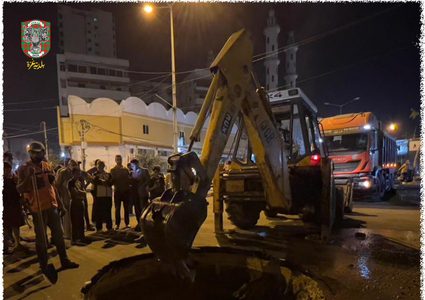 انفجار خط صرف صحي في شارع الرشيد غرب مدينة غزة