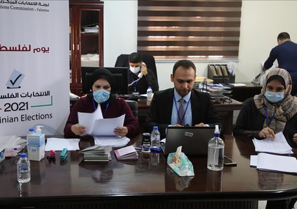لجنة الانتخابات تعلن قبول طلبات ترشح 765 قائمة انتخابية