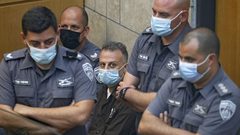 الهيئة: الاحتلال يواصل احتجاز الأسير يعقوب قادري بأوضاع مأساوية