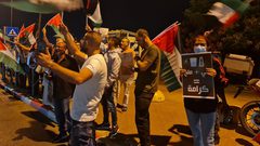 وقفة احتجاجية أمام مستشفى كابلان دعما للأسرى المضربين