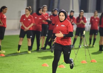 الحكمة الدولية هبة سعدية تجتاز اختبار اللياقة البدنية