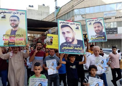 وقفة دعم وإسناد للأسرى المضربين عن الطعام والمرضى