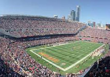 متظاهرون يوقفون مباراة للمطالبة بحقوق الفلسطينيين والأفارقة