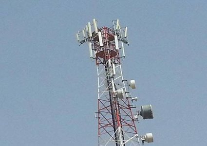 الاحتلال يقيم برج اتصالات في منطقة معسكر "عش غراب" شرق بيت لحم