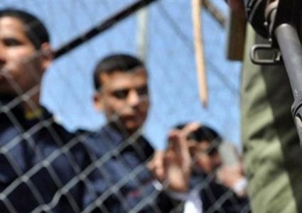 نادي الأسير: الأسرى المضربين في وضع خطير جداً يهدد حياتهم