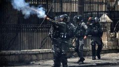 بيت لحم: الاحتلال يصيب شابا ويعتقل فتى في قرية حوسان