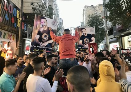 مسيرة في رام الله إسناداً للأسرى المضربين عن الطعام