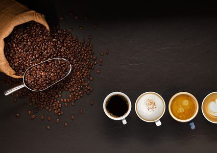 دراسة: الإفراط في تناول القهوة يسبب الإصابة بأمراض الكلى