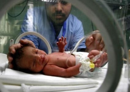 زوجة أسير من السيلة الحارثية تنجب طفلا من خلال نطفة مهربة