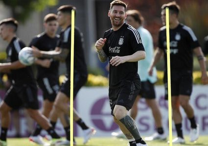 ميسي جاهز للعب أساسيا مع الأرجنتين ومدربه يرد على سان جرمان