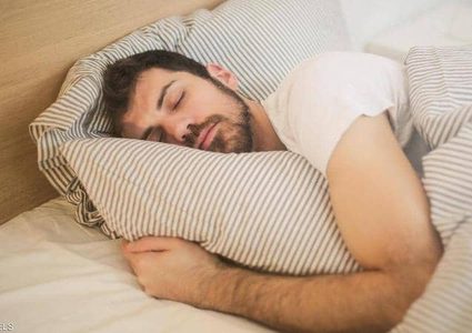 دراسة توضح هذه الساعة الأنسب للنوم