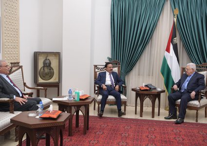 الرئيس يستقبل رئيس مجلس أمناء الجامعة العربية الأمريكية