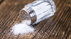 دراسة : الملح يؤثر على تدفق الدماء في الدماغ