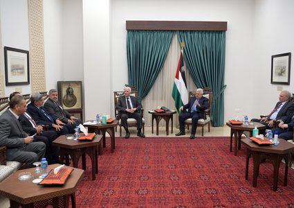 الرئيس يستقبل لجنة مخيم اليرموك لإعادة الإعمار وإزالة الأنقاض