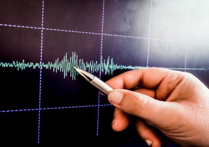 هزة أرضية تضرب السعودية والإمارات إثر زلزال قوي في إيران