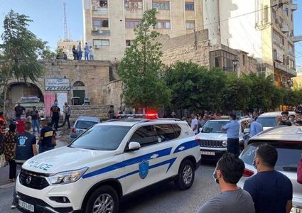 الشرطة تحقق بملابسات العثور على جثة محترقة في رام الله