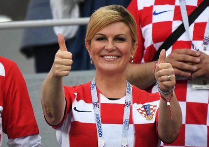 رئيسة كرواتيا السابقة تحتفي بتأهل منتخب بلادها إلى مونديال قطر
