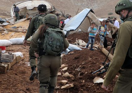 الاحتلال يقتحم خربة حمصة الفوقا ويقوم بتصوير منشآت المواطنين