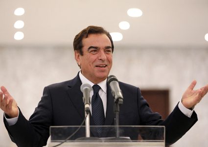 قرداحي يرد على "تهريب أمواله للخارج"