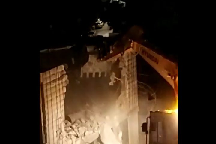 الاحتلال يجبر مقدسيا على هدم منزله في رأس العامود