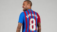 ألفيس: لم أتخيل العودة لبرشلونة حتى في أفضل أحلامي