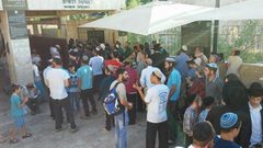 عشرات المستوطنين يقتحمون "رأس الجبل" غرب رام الله