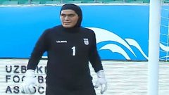 جديد  قضية التحقق من "جنس" حارسة منتخب إيران للسيدات