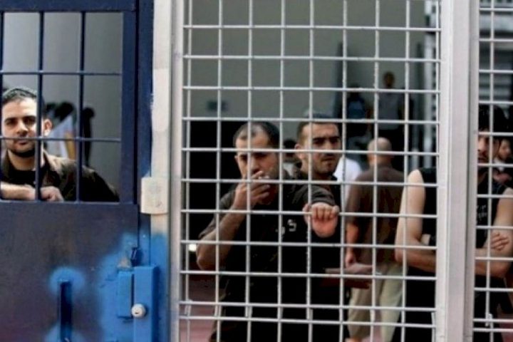 توتر في سجن عسقلان احتجاجا على استشهاد الأسير العمور