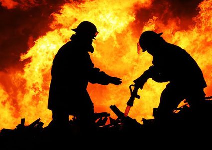 اشتعال حرائق في منطقة البحر الميت من الجهة الأردنية