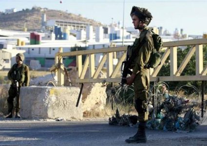 الاحتلال يغلق البوابة الحديدية غرب سلفيت ويعيق حركة المواطنين