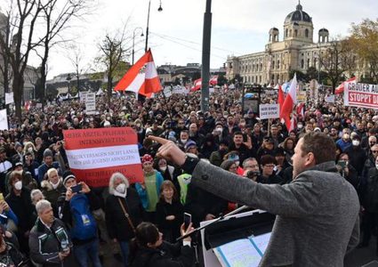 تظاهرات ضد تدابير مكافحة كوفيد-19 وأعمال عنف في هولندا والانتيل