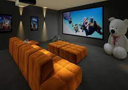 نصائح ذهبية للاستمتاع بالأجواء السينمائية في المنزل